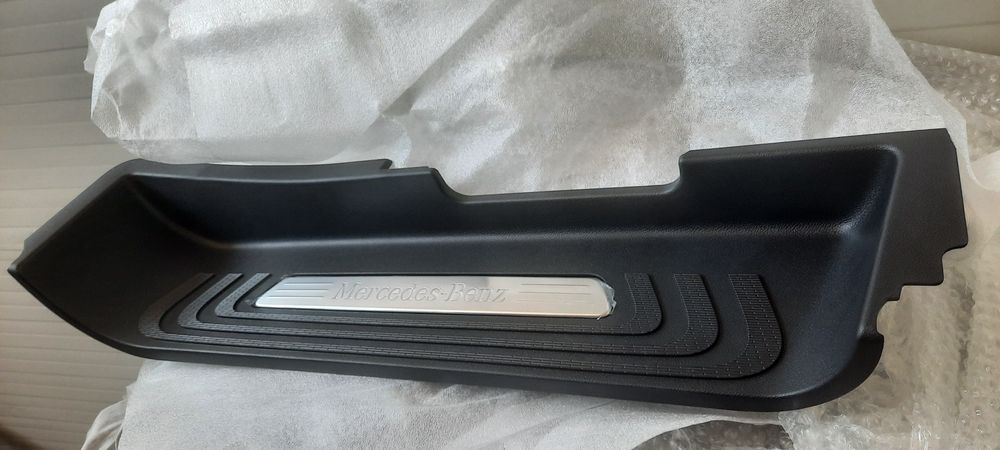 Vând ornament prag cu iluminare Mercedes w447 Vito V..