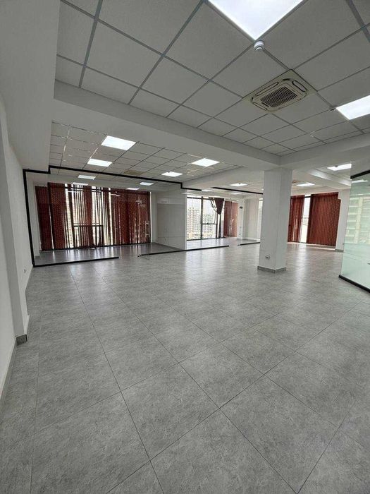 Продается офисное помещение в бизнес центре. Яккасарайский р-н. 200м2