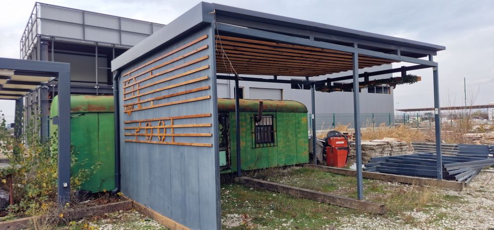 Продавам две готови метални конструкции подходящи за барбекю, навес,