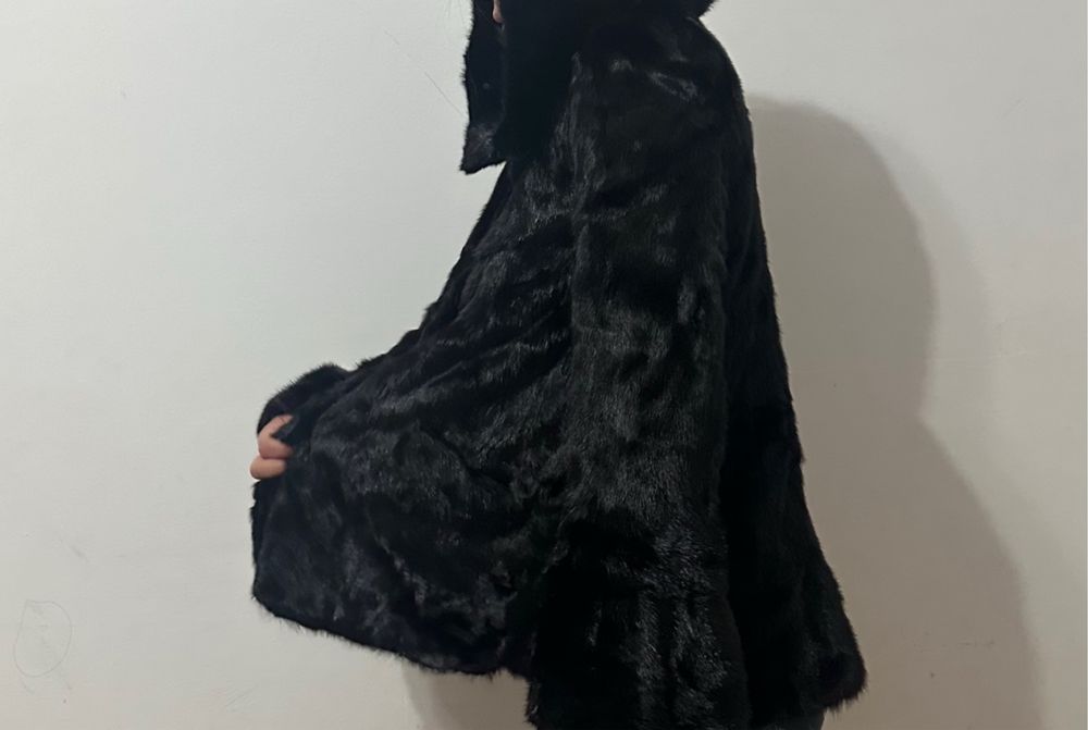 Продам норковую шубу трапеция