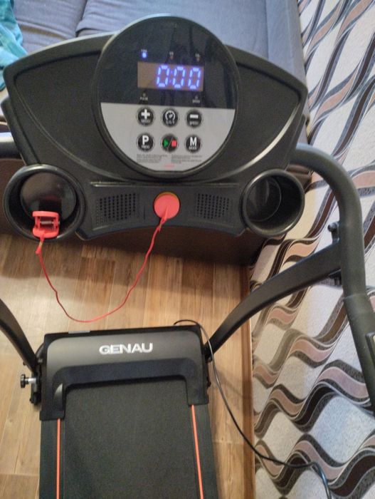 Продам беговую электрическую дорожку.