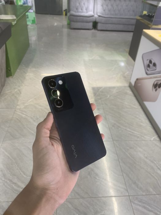 Vivo Y100 ideal holata