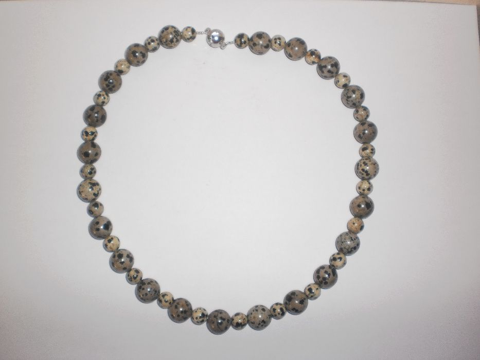 Гердан от далматински яспис-кръг