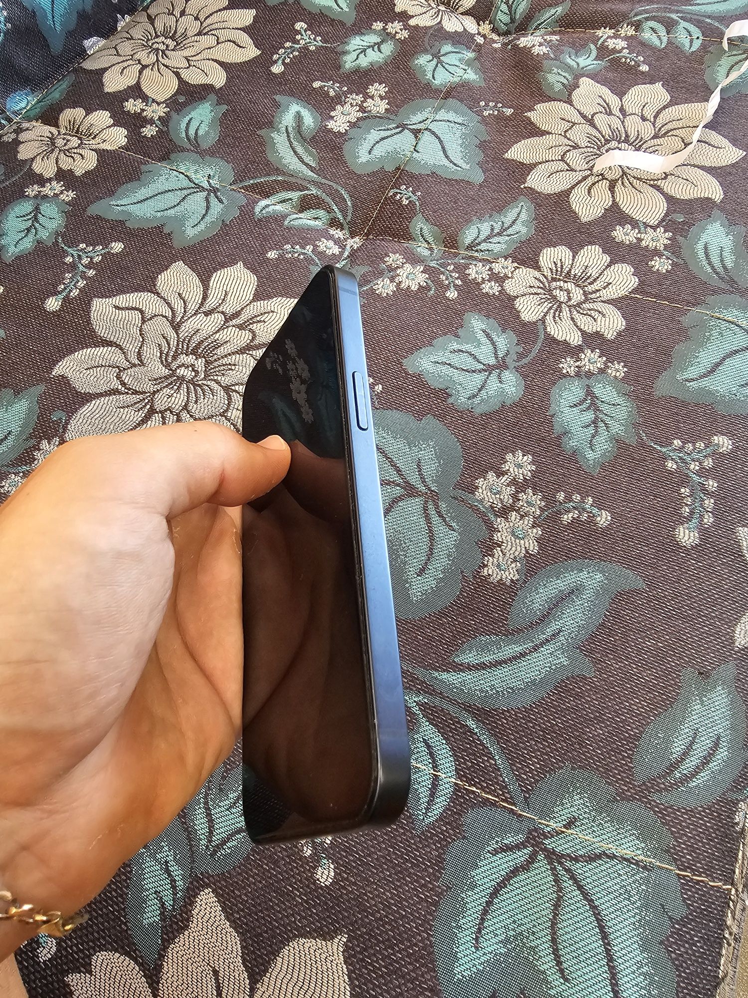 iphone 13 КАТО НОВ с Гаранция