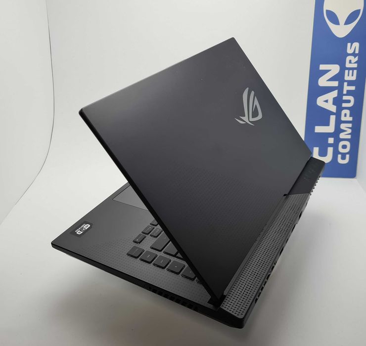 Asus ROG Strix G513QM  Ryzen 9 5900HX/16GB/512SSD/RTX3060/FHD/144Hz