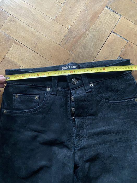 pantaloni din piele intoarsa