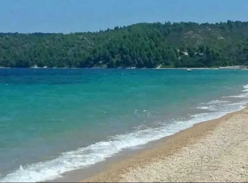 Парцел с гледка към Атон – Кумици на 650 м от морето