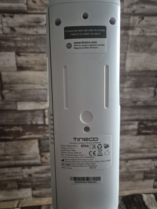 Aspirator vertical cu spalare Tineco