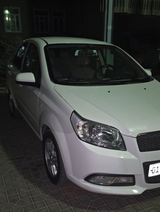 Бежевий салон 135 минг пробег бензин тоза