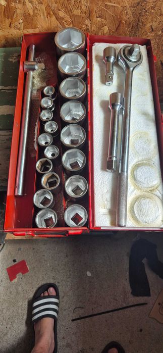 Trusa chiei tubulare