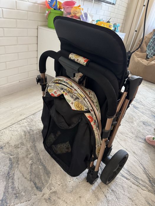 Коляска чемодан в отличном состоянии