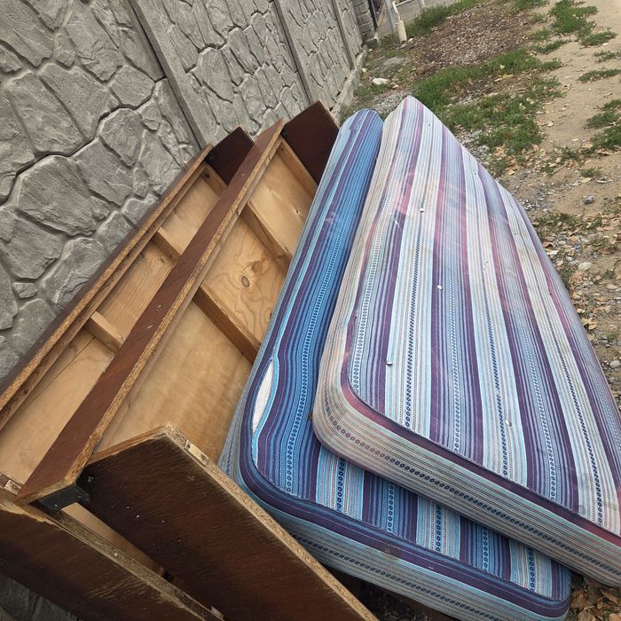 Кровать забирайте бесплатно