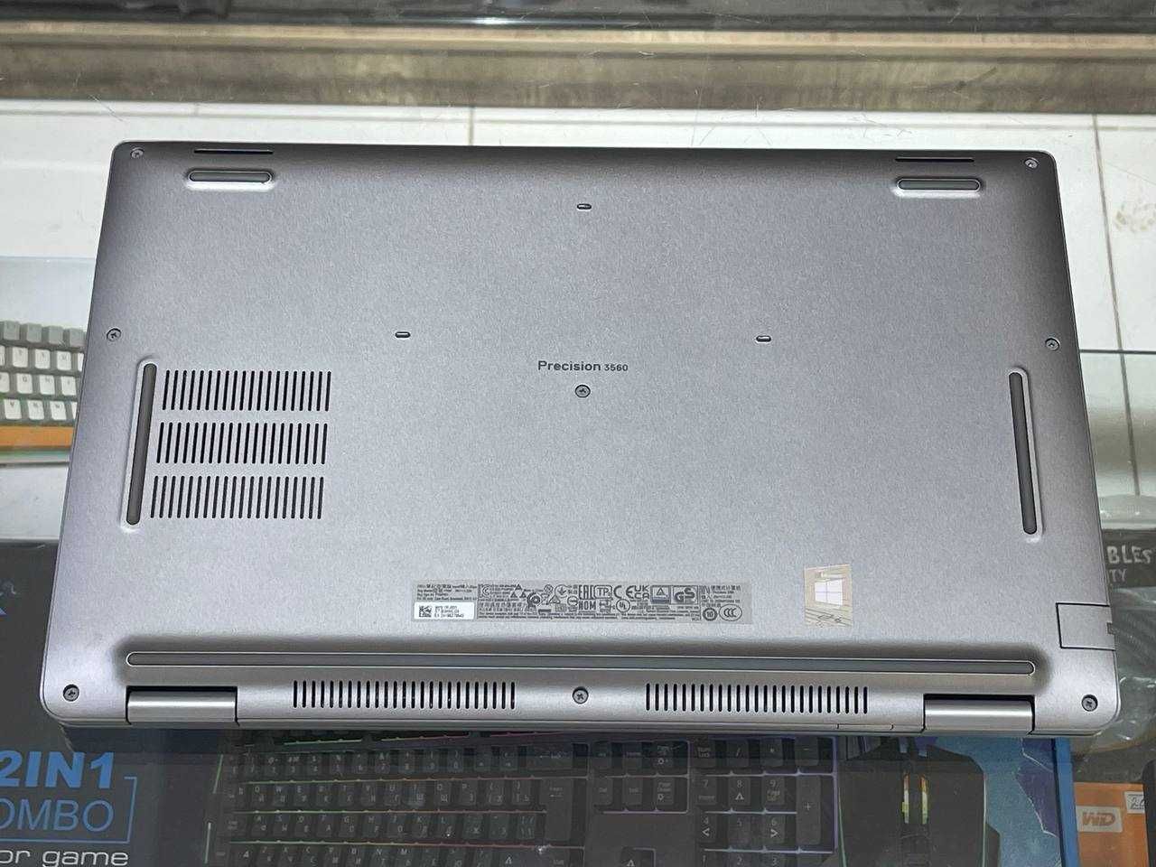 DELL Precision 3560 intel Core i5-1135G7 озу16гб 256ssd