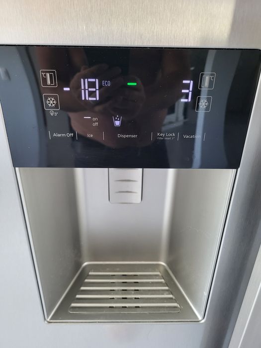 Frigider side by side beko