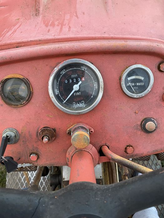 Vând tractor fiat 615