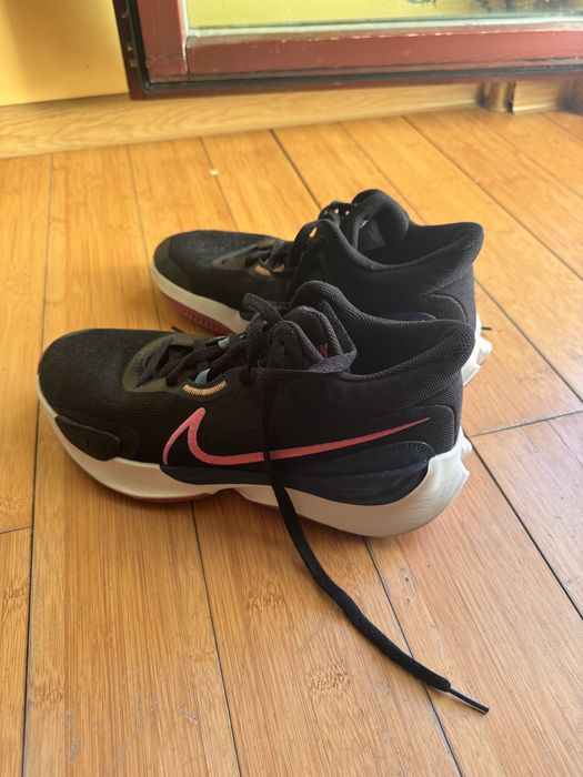 Обувки за баскетбол Nike