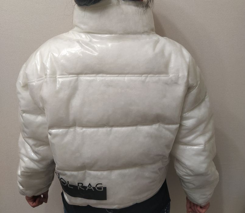 Продам пуховик укороченный