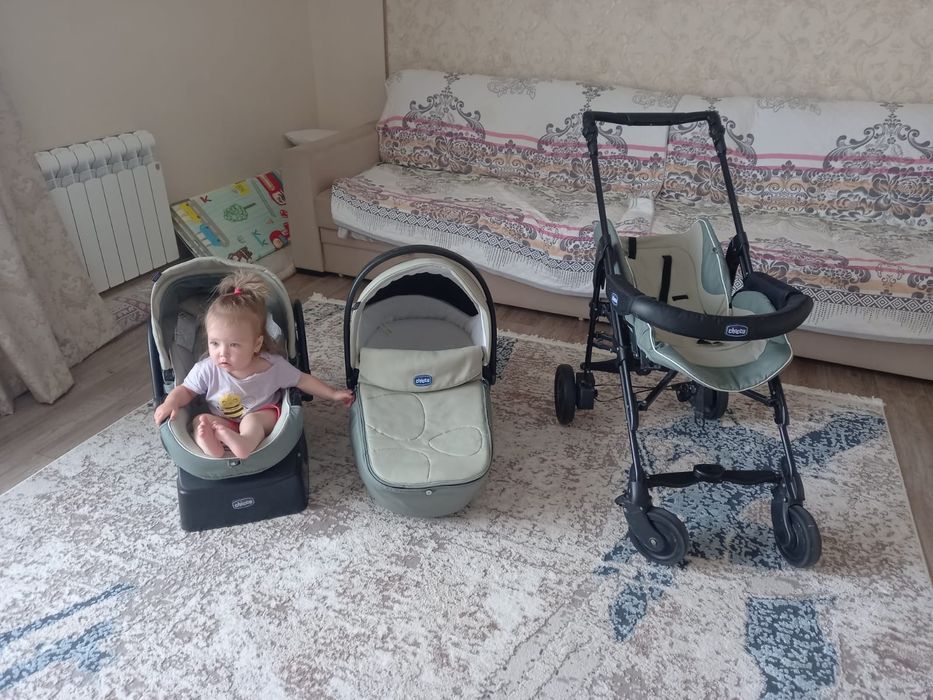 Продам детскую коляску 3 в 1 от бренда Chicco, состояние идеальное
