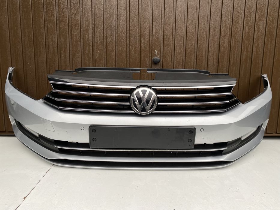 Bara fata vw Passat B8 2015-2020 cu 4 senzori• cod de culoare LA7W