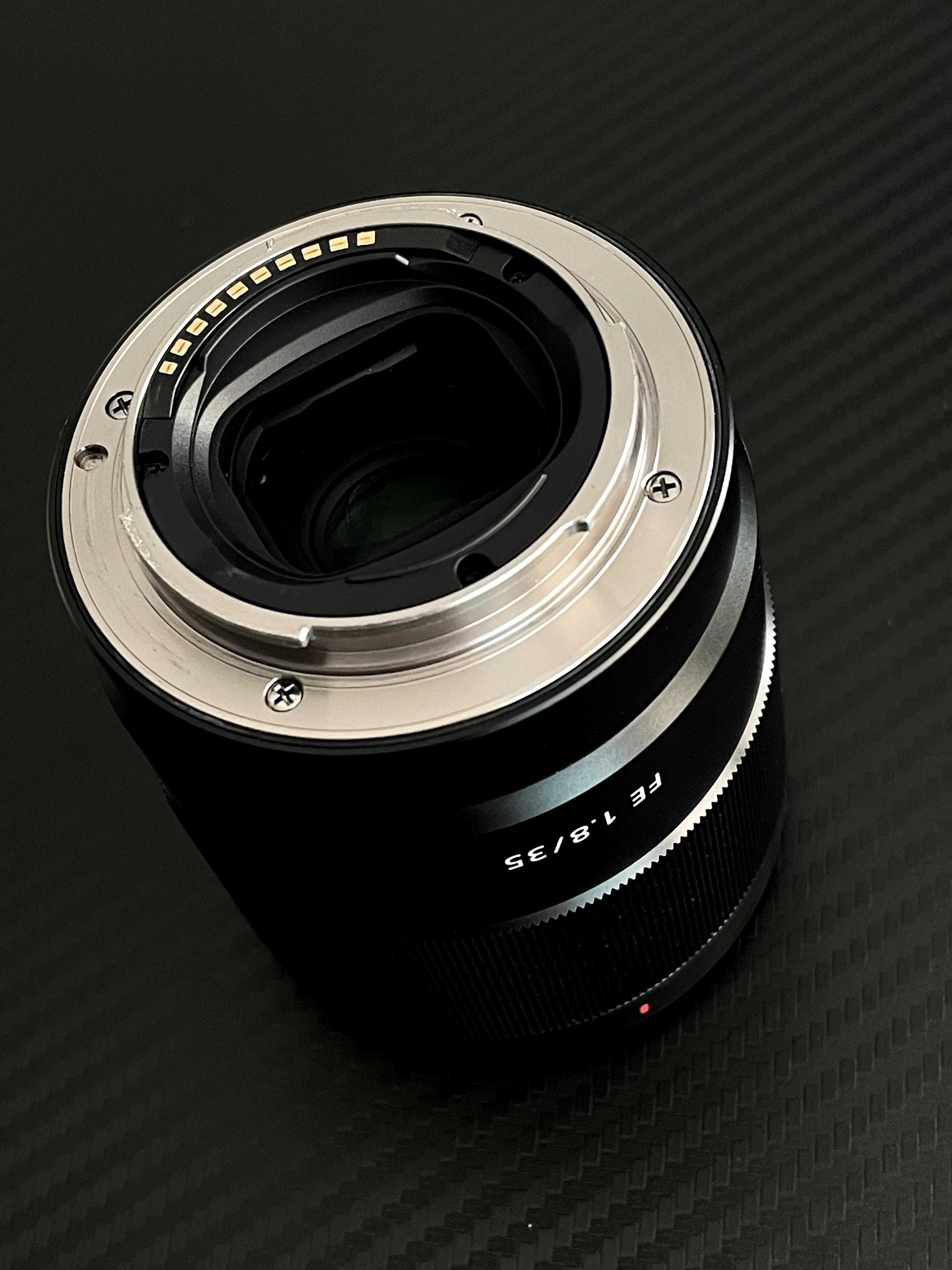 Sony FE 35 f\1.8 si  Sony Zeiss FE 24-70 f\4