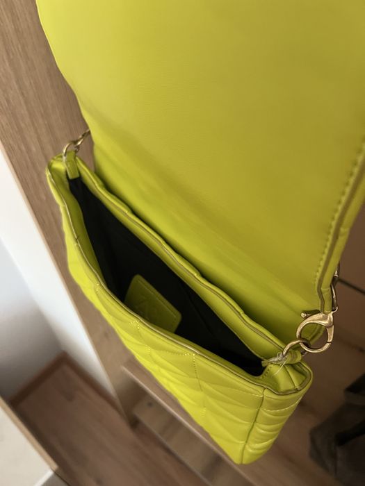 Zara чанта с верижка