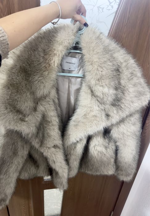 Палто с косъм и байкър яке