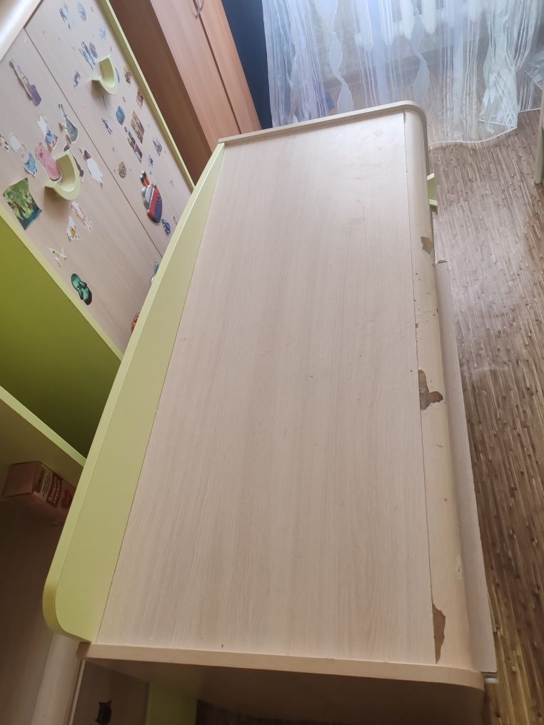 Парта для домашних занятий