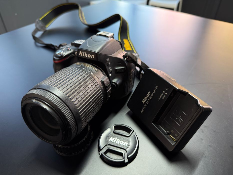 Nikon D5100 & Obiectiv AF-S NIKKOR 55-200 mm + acumulator & incarcator