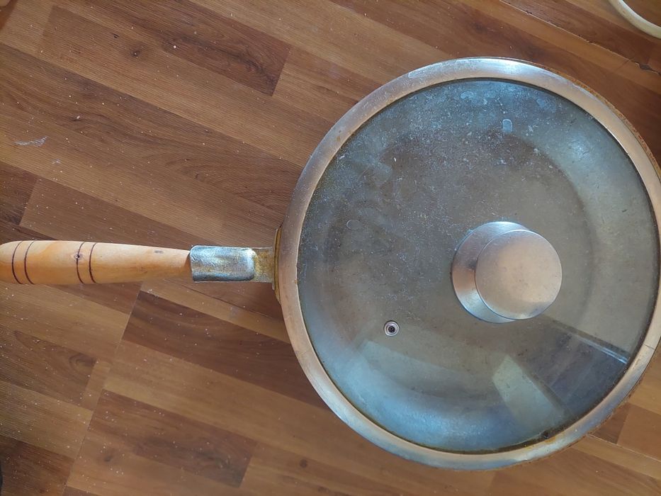 Сковорода сотилади нархи 100.000