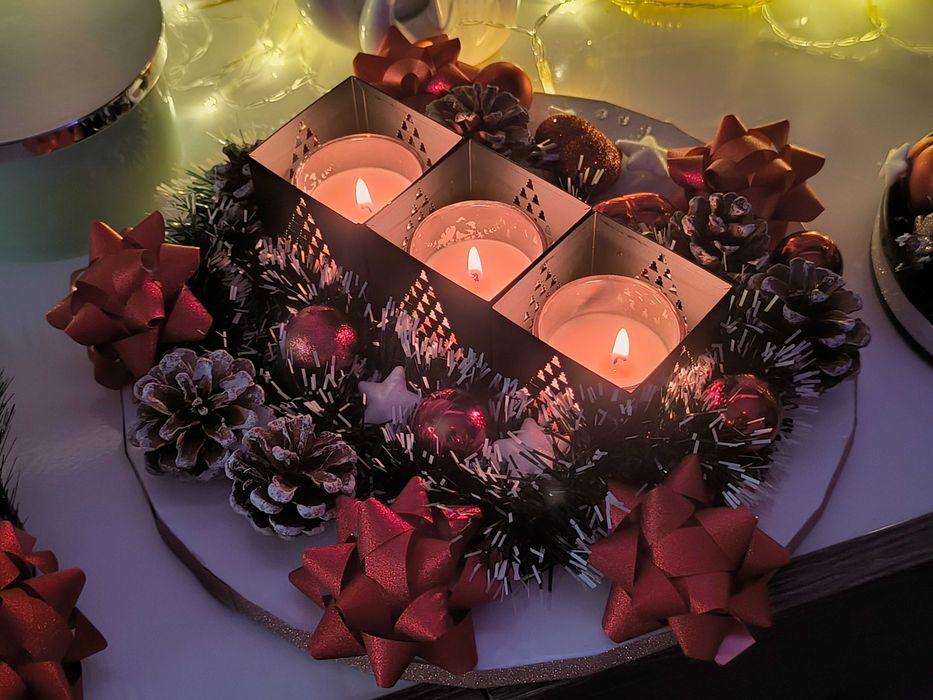 Ароматен коледен свещник ръчно изработен