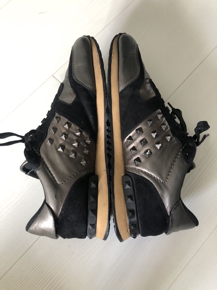 Sneakers de barbati Valentino Garavani Rockstud Originali 42