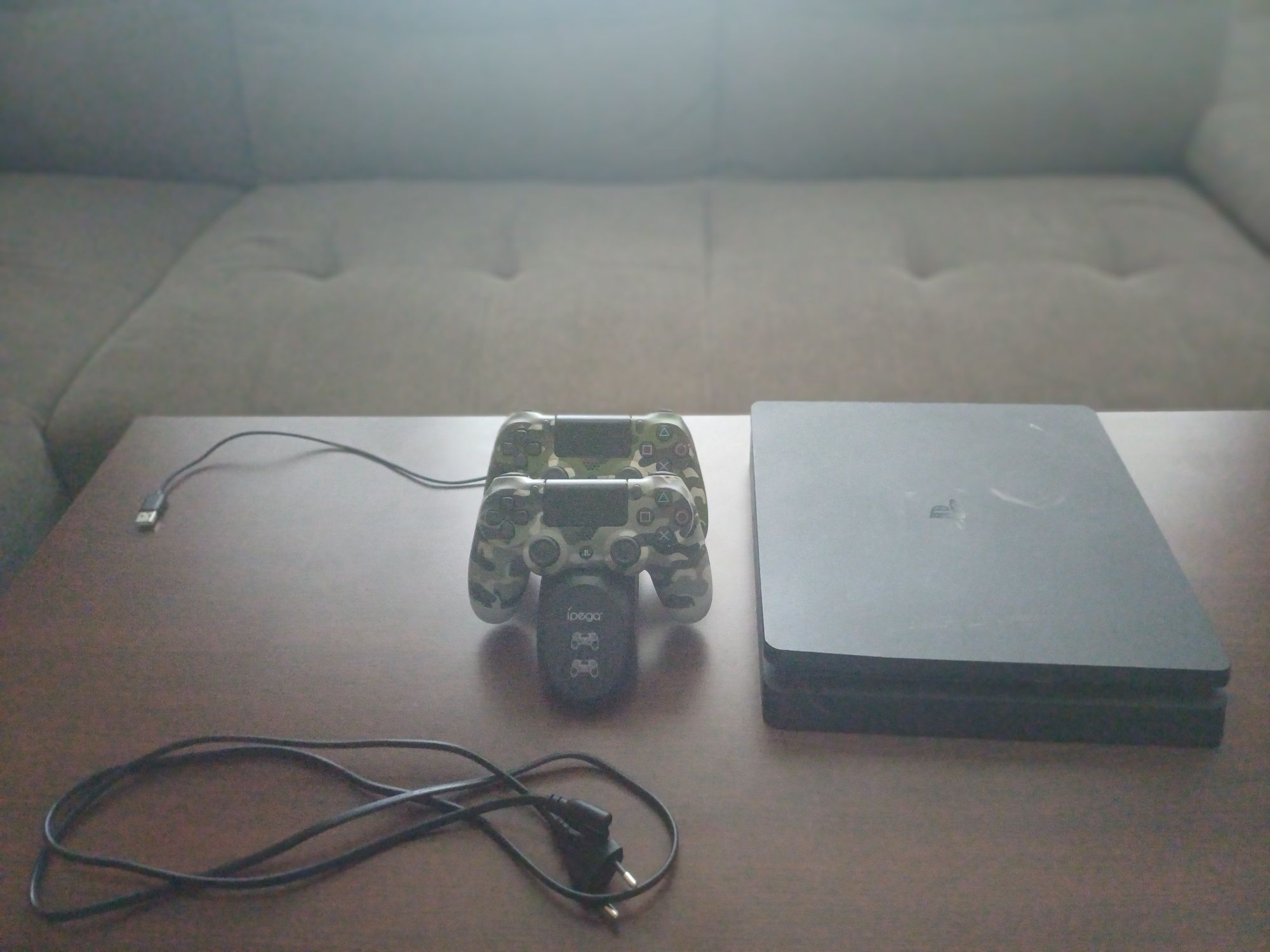 Playstation 4 slim 1000gb
