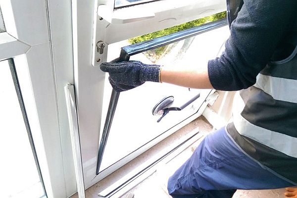 Мастер по ремонту окон — выезд сегодня!