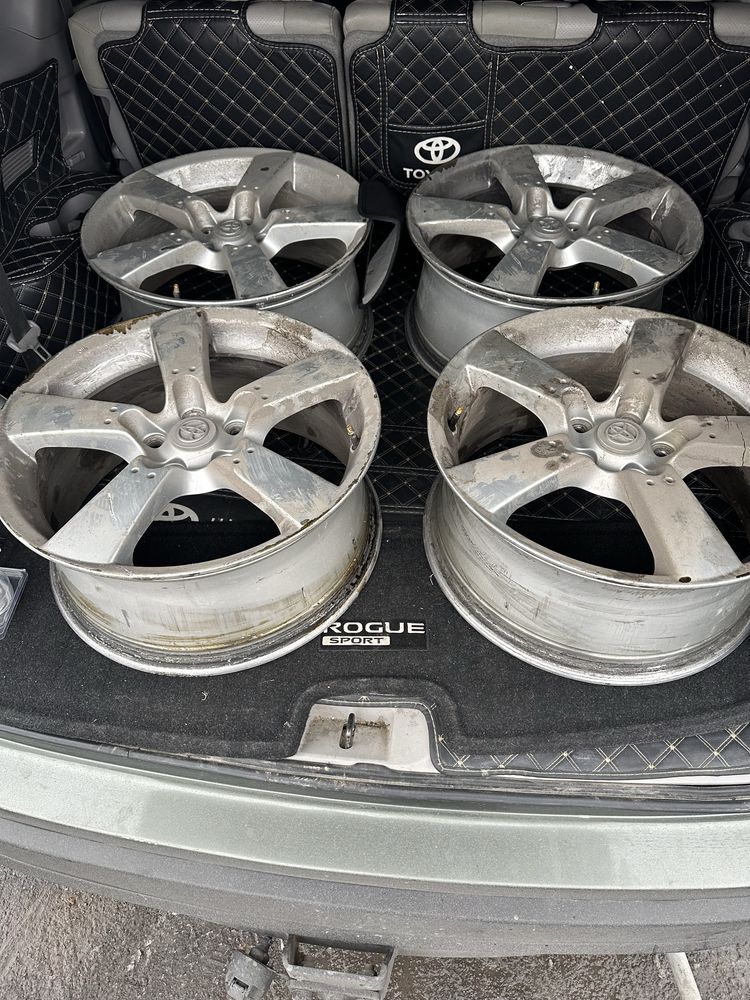 Продам диск r 18  5/114/3