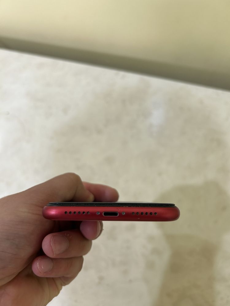 Iphone 11 red product