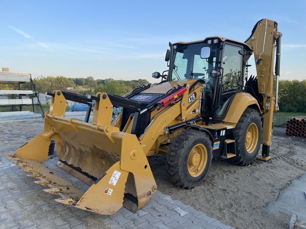 Inchiriem buldoexcavator