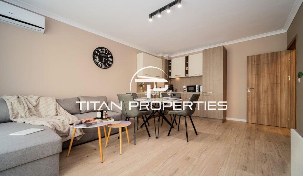 Дава се под наем Двустаен апартамент в Варна, ЖП Гара - 65 кв.м за 800 € - Снимка #1