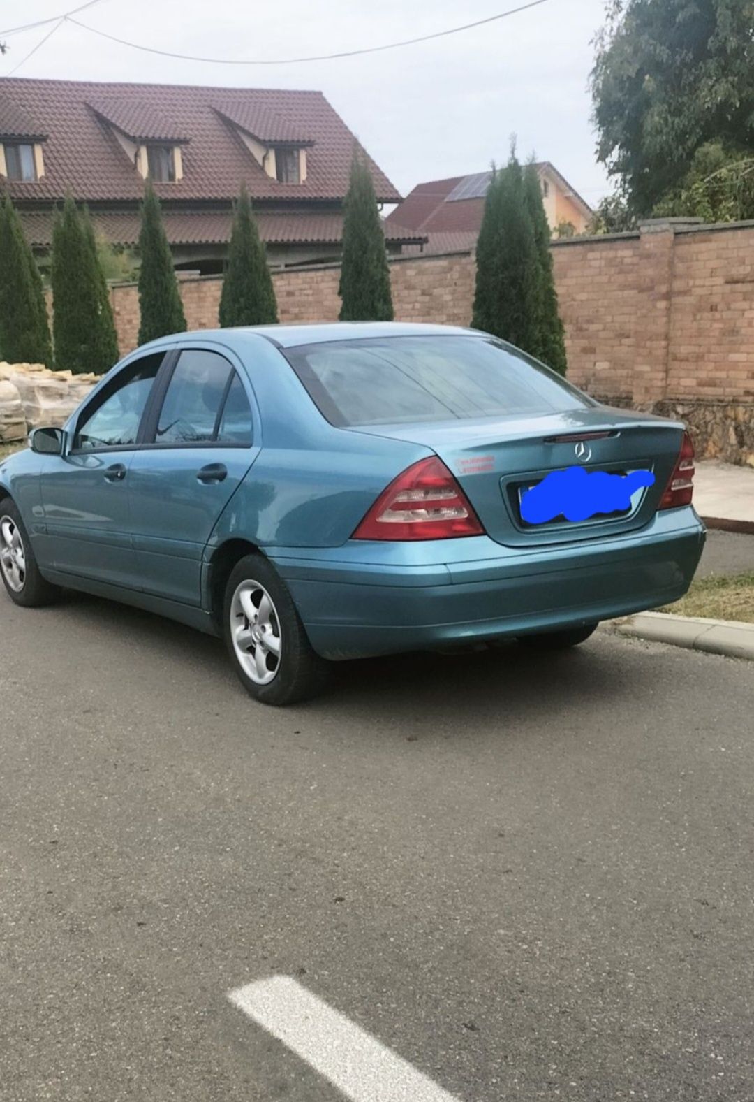 Vând Mercedes c220