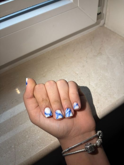 Unghii cu gel via carmina