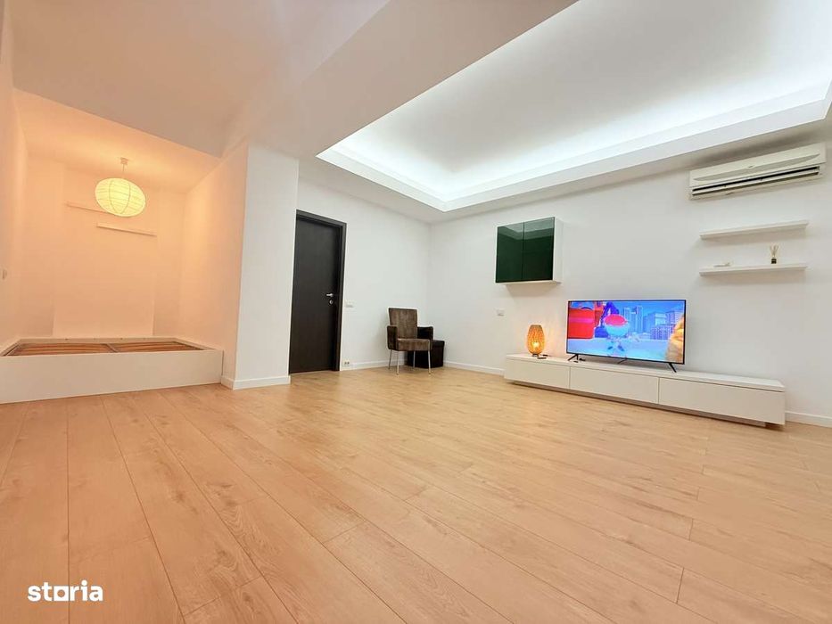 Studio spatios North Area Lake View -Herastrau