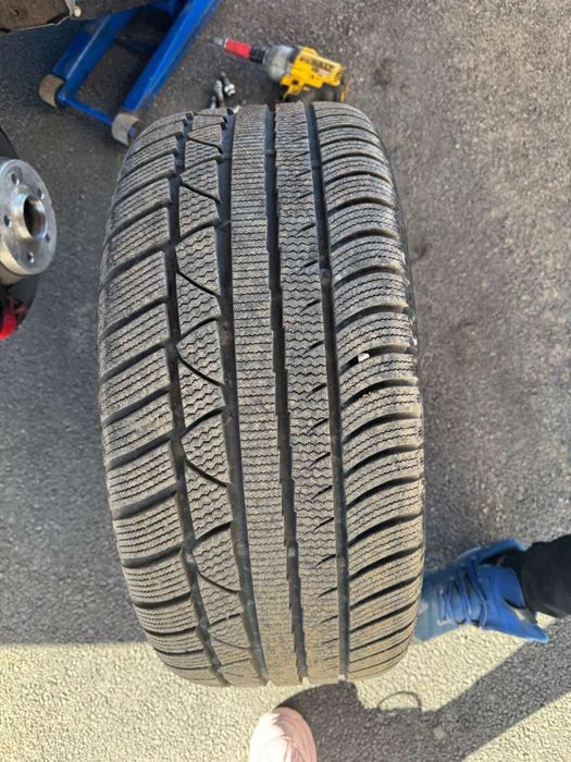 Зимни гуми 275/40/19