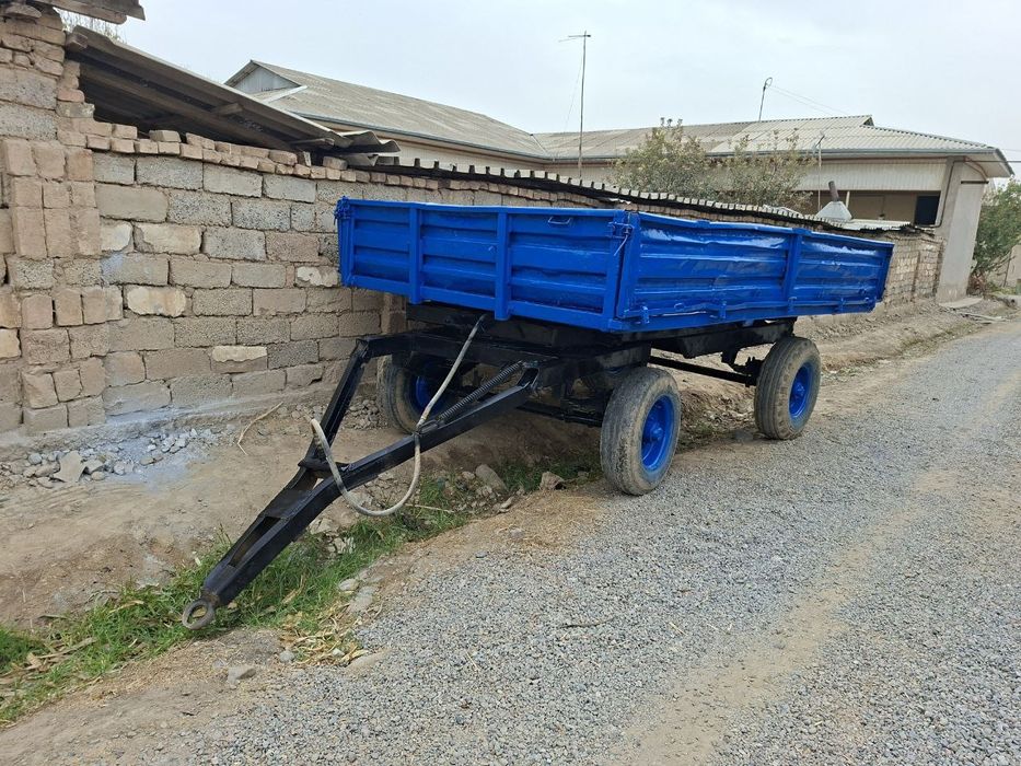 Traktor sotiladi Belarus