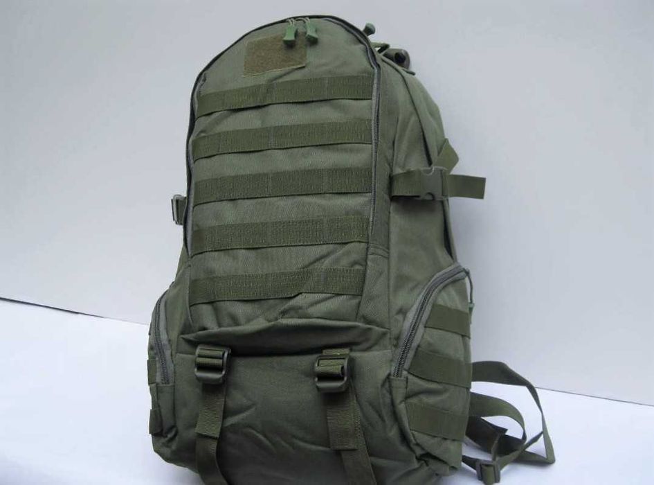 Rucsac verde rezistent - Dimensiuni exterioare: 49 x 32 x 12 cm