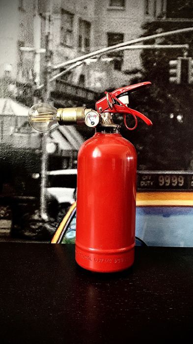Lampa extinctor veioza stingator incendii corp iluminat bec retro