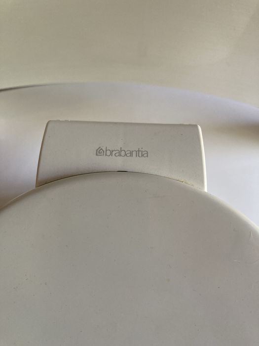 Кошче за боклук и стойка за кърпи баня