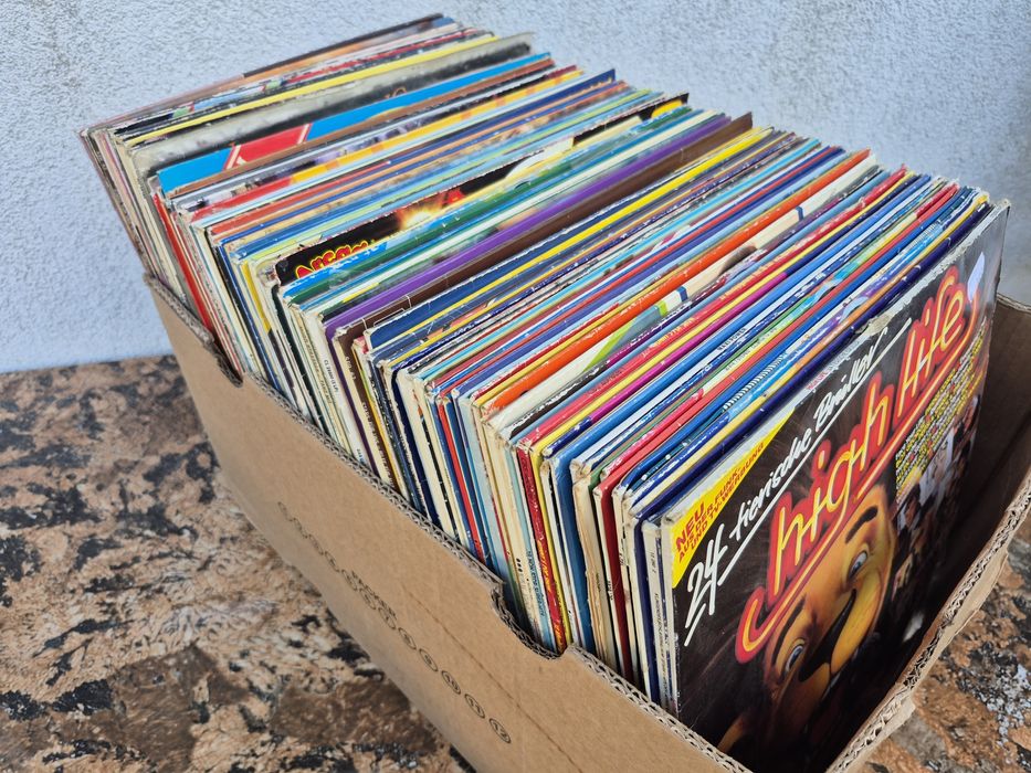 Vând Lot 100lp Discuri Vinil colectie  muzica usoara straina mixta