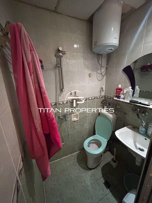 Дава се под наем Едностаен апартамент в Пловдив, Център - 30 кв.м за 275 € - Снимка #1