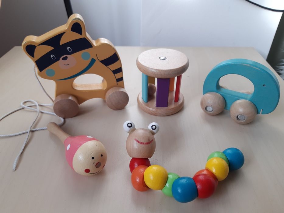 Лот дървени бебешки играчки