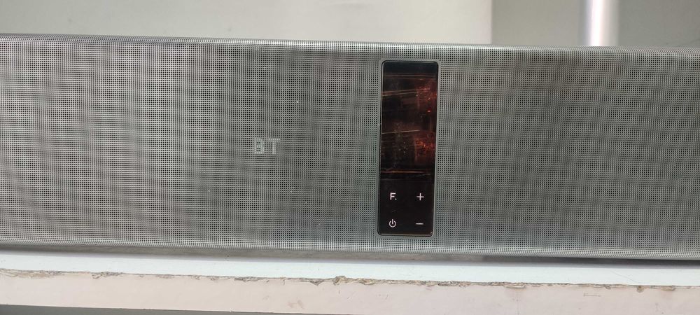 Samsung HW F 751 boxa bara sunet pe lampi subwoofer si tele