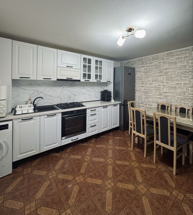 Vand apartament 3 camere iris ( str. sobarilor )